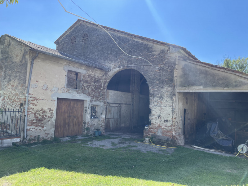 Immagine 18 di Rustico / casale in vendita  a Suzzara