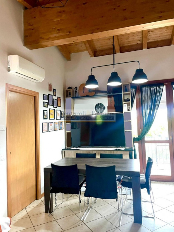 Immagine 2 di Appartamento in vendita  in via montebello a Lonato del Garda