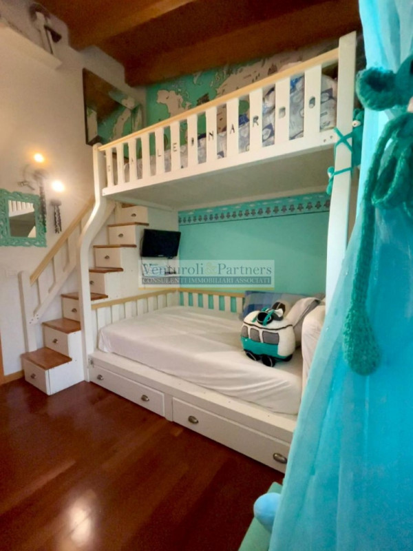 Immagine 3 di Appartamento in vendita  in via montebello a Lonato del Garda