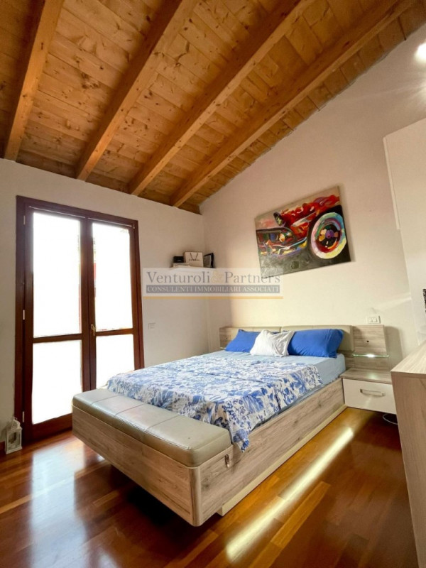 Immagine 4 di Appartamento in vendita  in via montebello a Lonato del Garda