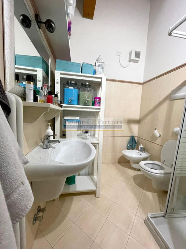 Immagine 7 di Appartamento in vendita  in via montebello a Lonato del Garda