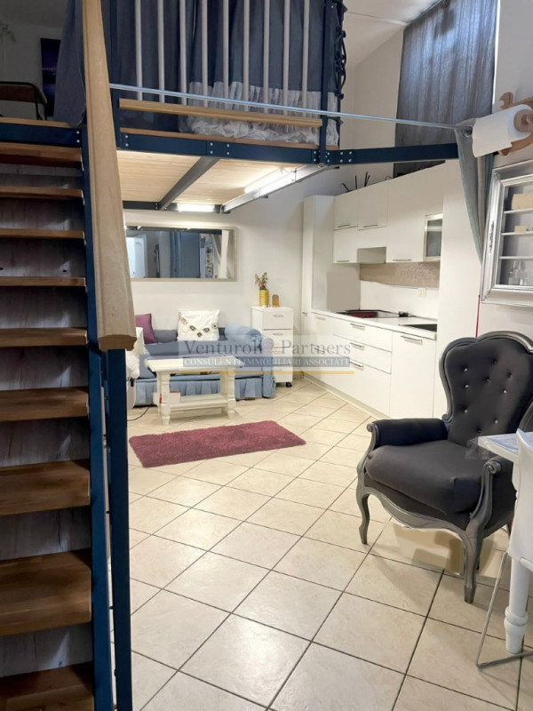 Immagine 8 di Appartamento in vendita  in via montebello a Lonato del Garda