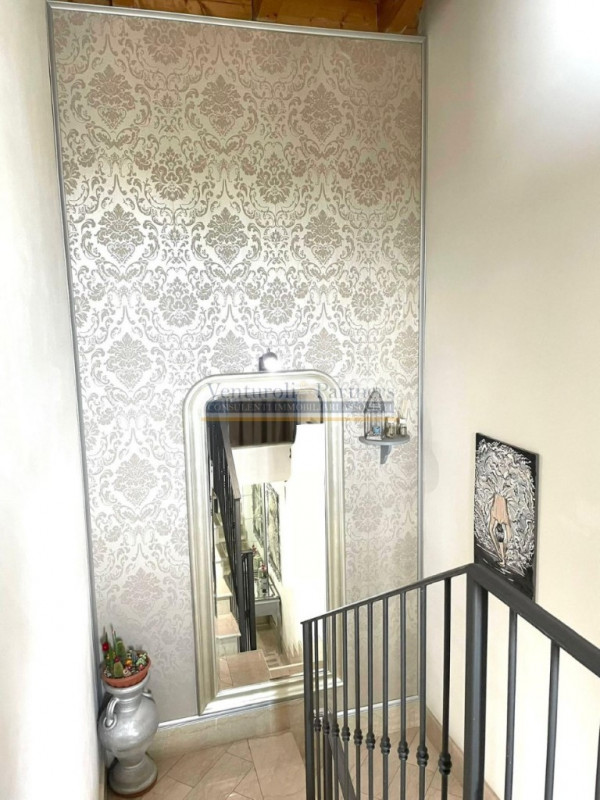 Immagine 10 di Appartamento in vendita  in via montebello a Lonato del Garda