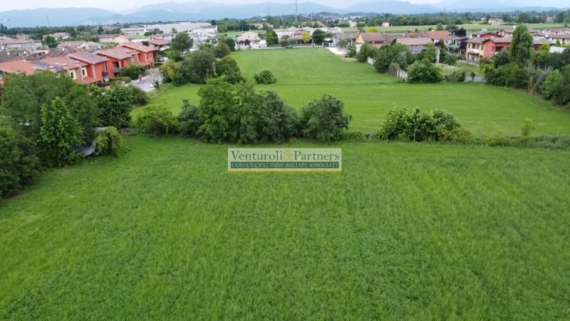 Immagine 2 di Terreno in vendita  in via chiarini a Montichiari