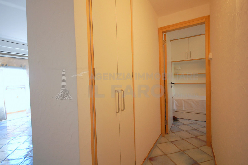 Immagine 8 di Appartamento in vendita  in Via terralugiana a La Maddalena