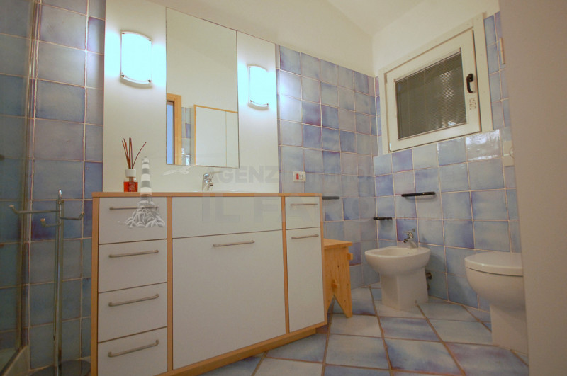 Immagine 12 di Appartamento in vendita  in Via terralugiana a La Maddalena