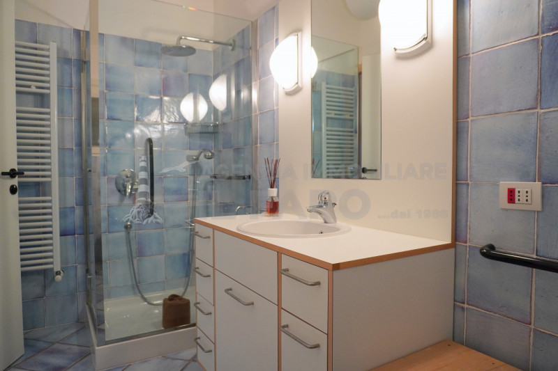 Immagine 15 di Appartamento in vendita  in Via terralugiana a La Maddalena