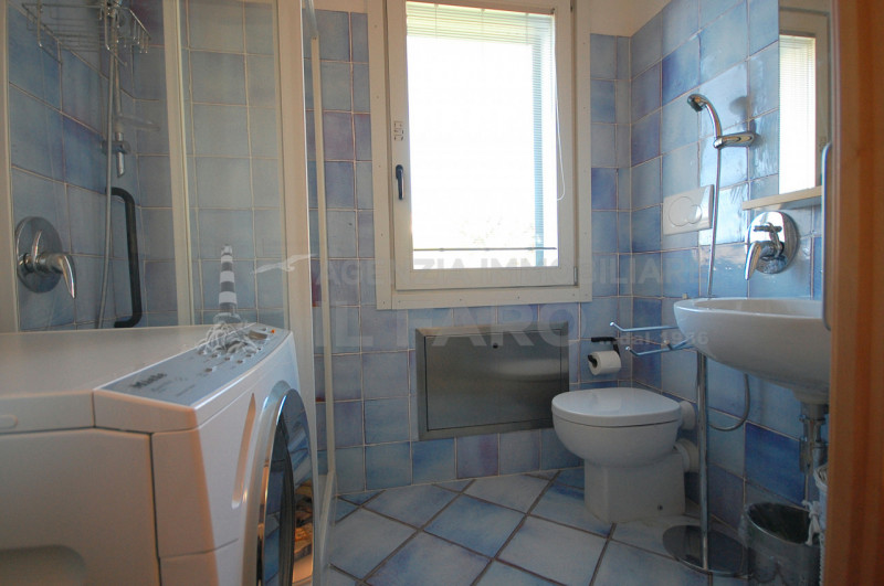 Immagine 18 di Appartamento in vendita  in Via terralugiana a La Maddalena