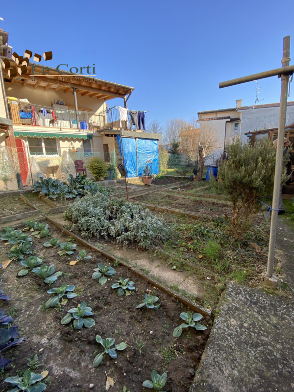 Immagine 19 di Villetta a schiera in vendita  a Lonigo