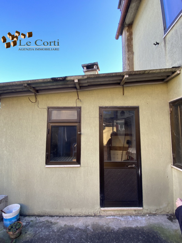 Immagine 21 di Villetta a schiera in vendita  a Lonigo