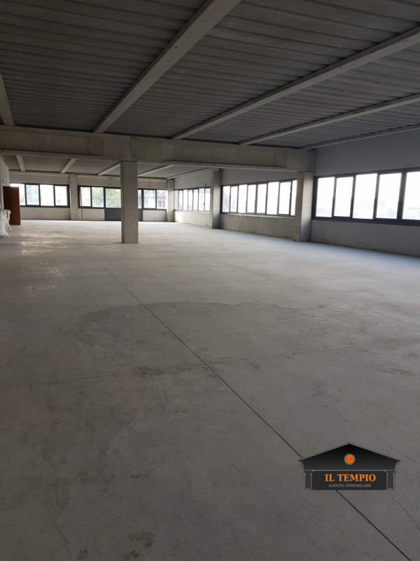 Immagine 1 di Laboratorio in vendita  in VIA ISONZO a Monticello Conte Otto