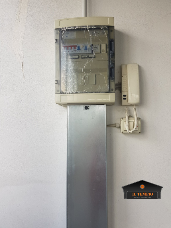 Immagine 5 di Laboratorio in vendita  in VIA ISONZO a Monticello Conte Otto