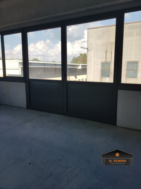 Immagine 6 di Laboratorio in vendita  in VIA ISONZO a Monticello Conte Otto