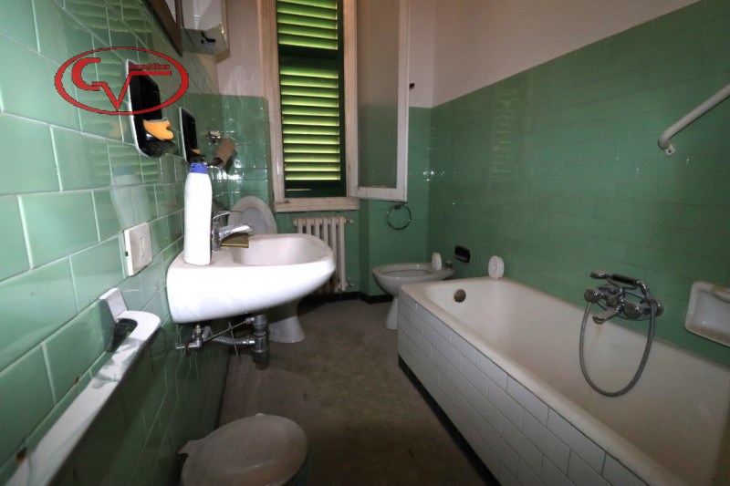 Immagine 11 di Appartamento in vendita  in piazza della repubblica a Montevarchi