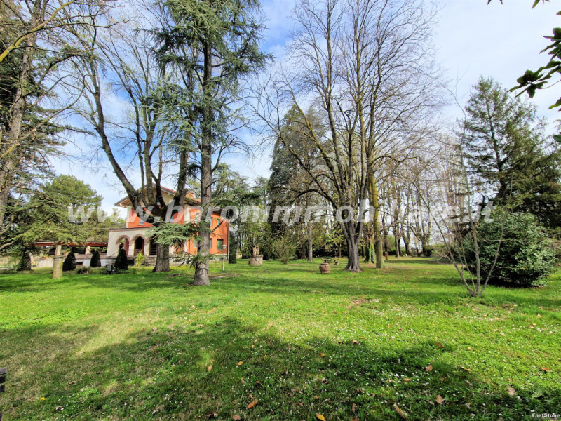 Immagine 4 di Villa in vendita  in Via M.E. Lepido n.206 a Bologna