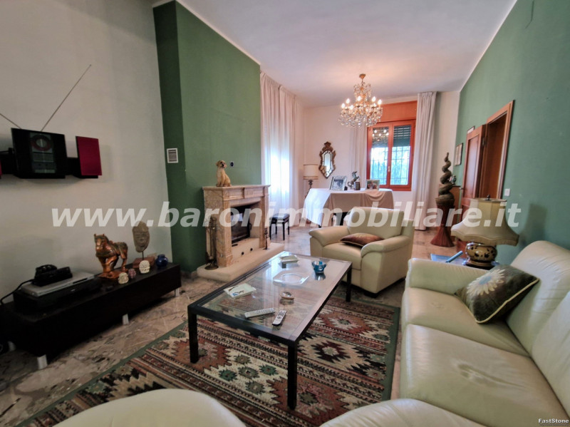 Immagine 8 di Villa in vendita  in Via M.E. Lepido n.206 a Bologna