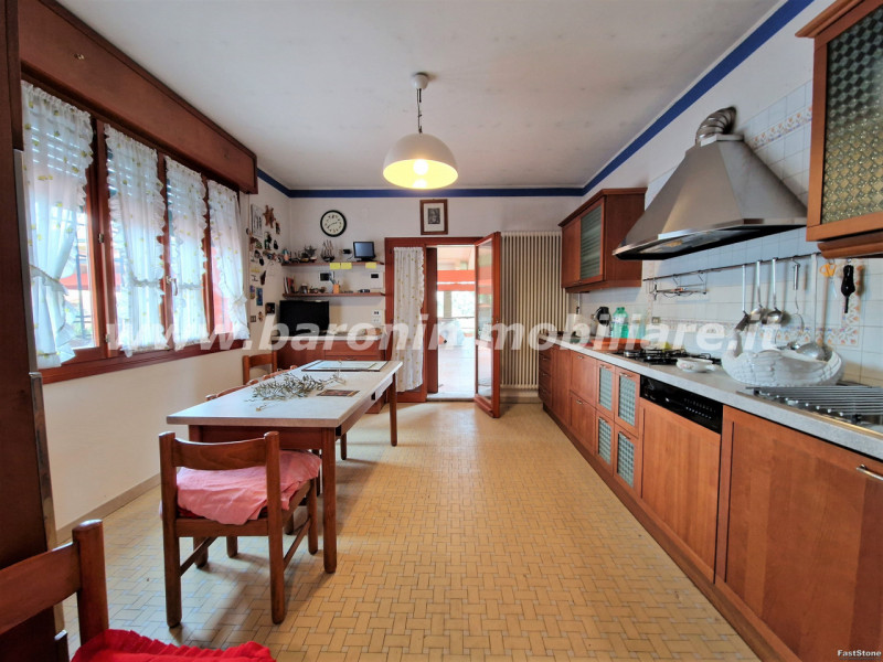 Immagine 12 di Villa in vendita  in Via M.E. Lepido n.206 a Bologna