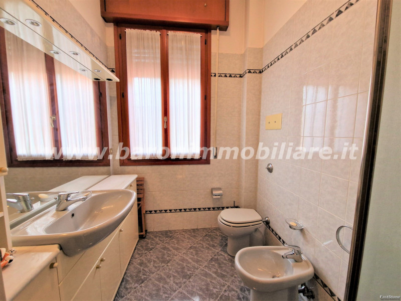 Immagine 14 di Villa in vendita  in Via M.E. Lepido n.206 a Bologna