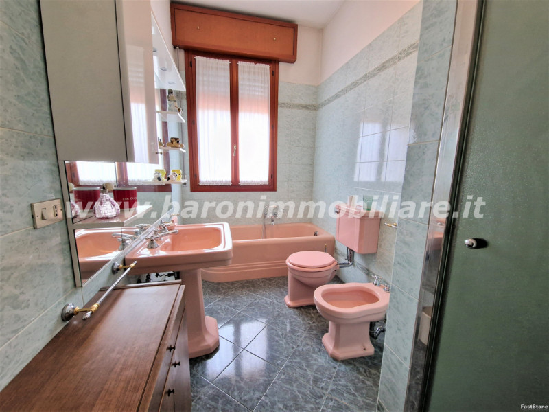 Immagine 18 di Villa in vendita  in Via M.E. Lepido n.206 a Bologna