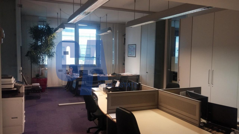 Immagine 9 di Ufficio in affitto  in VIALE VITTORIO VENETO a Milano