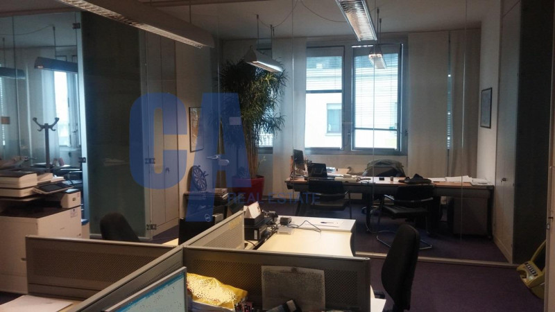 Immagine 10 di Ufficio in affitto  in VIALE VITTORIO VENETO a Milano