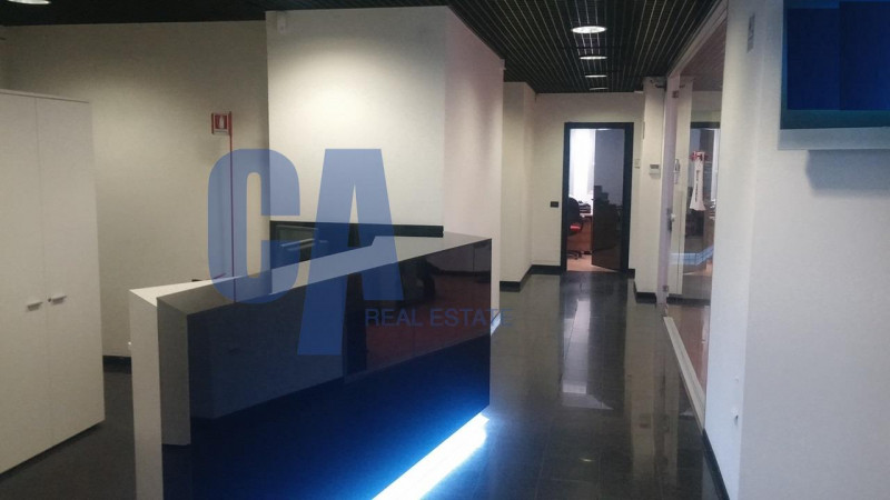 Immagine 15 di Ufficio in affitto  in VIALE VITTORIO VENETO a Milano