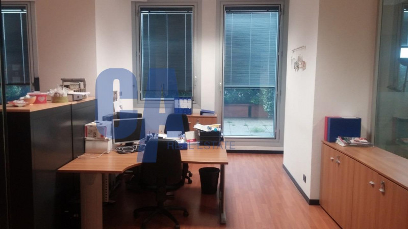 Immagine 17 di Ufficio in affitto  in VIALE VITTORIO VENETO a Milano