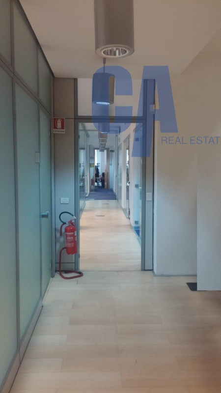 Immagine 21 di Ufficio in affitto  in VIALE VITTORIO VENETO a Milano