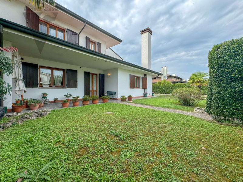 Immagine 2 di Casa bifamiliare in vendita  a Stra