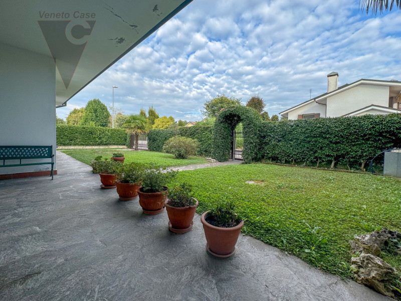 Immagine 6 di Casa bifamiliare in vendita  a Stra