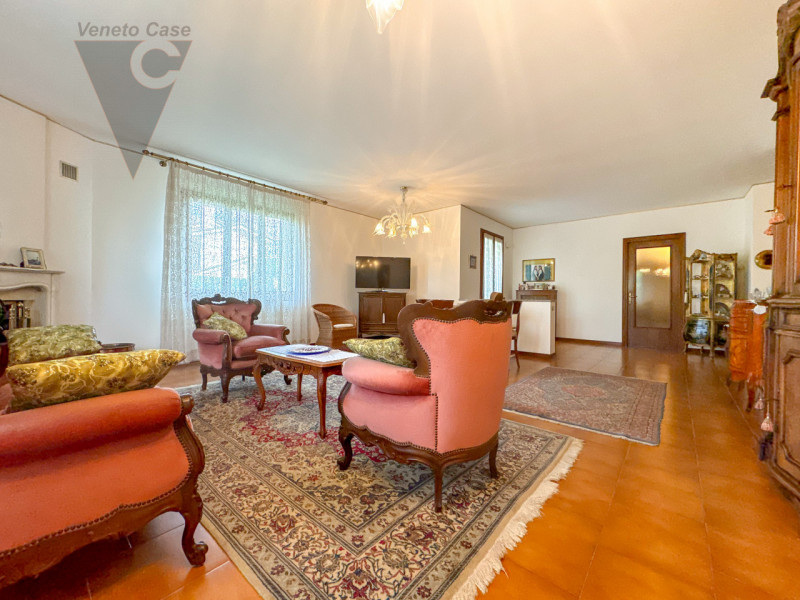 Immagine 8 di Casa bifamiliare in vendita  a Stra