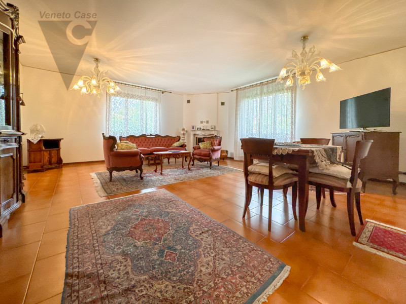 Immagine 10 di Casa bifamiliare in vendita  a Stra