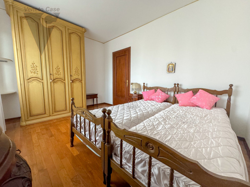 Immagine 22 di Casa bifamiliare in vendita  a Stra