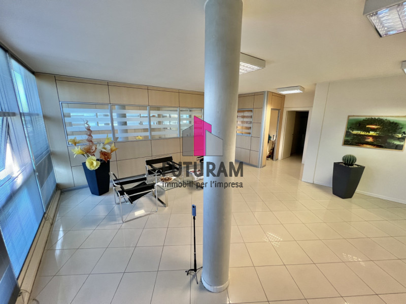 Immagine 4 di Ufficio in vendita  in VIA FOSCA 22 a Dueville