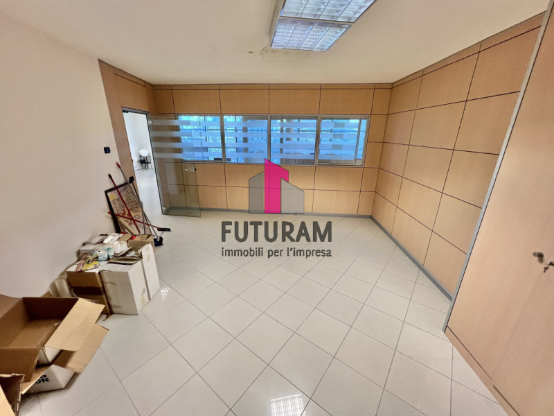 Immagine 8 di Ufficio in vendita  in VIA FOSCA 22 a Dueville