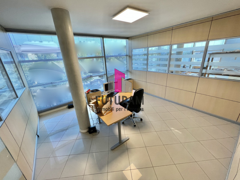 Immagine 9 di Ufficio in vendita  in VIA FOSCA 22 a Dueville