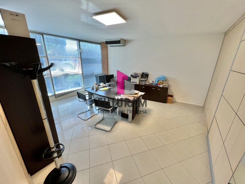 Immagine 12 di Ufficio in vendita  in VIA FOSCA 22 a Dueville