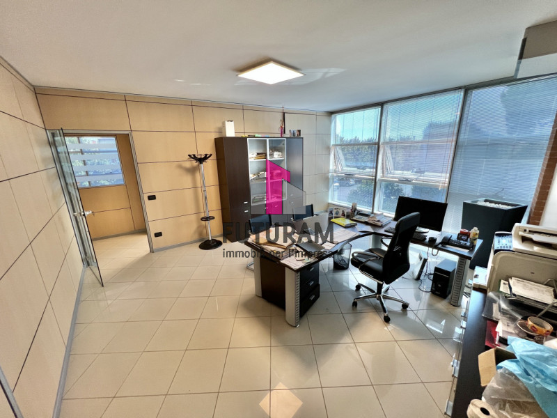 Immagine 13 di Ufficio in vendita  in VIA FOSCA 22 a Dueville