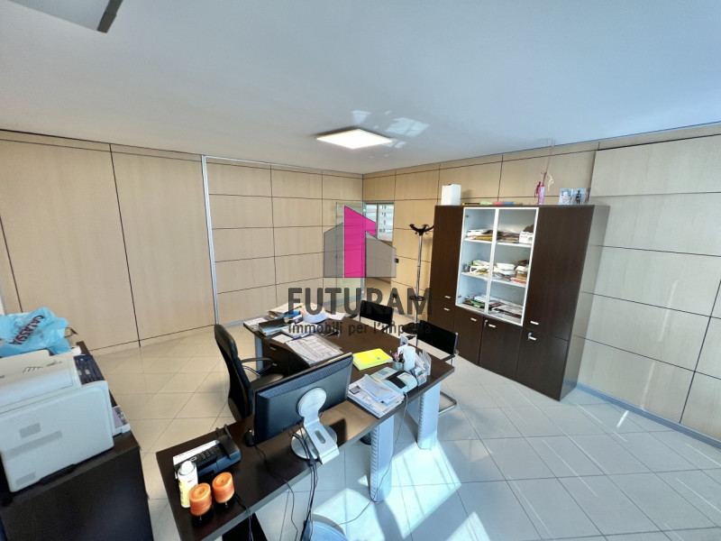 Immagine 14 di Ufficio in vendita  in VIA FOSCA 22 a Dueville