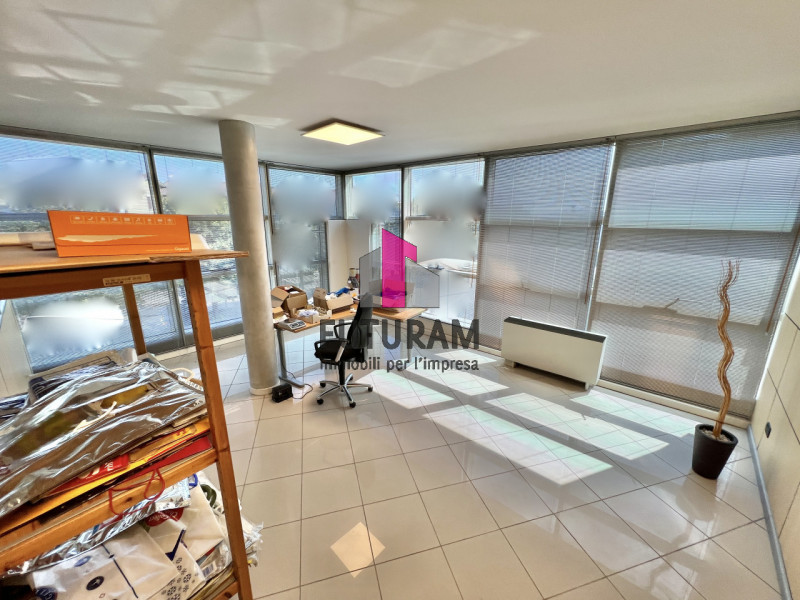 Immagine 15 di Ufficio in vendita  in VIA FOSCA 22 a Dueville