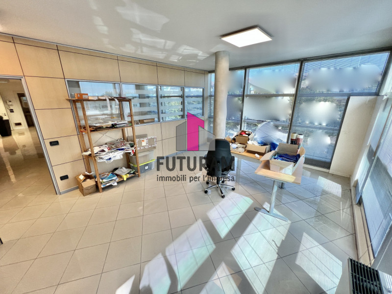Immagine 16 di Ufficio in vendita  in VIA FOSCA 22 a Dueville