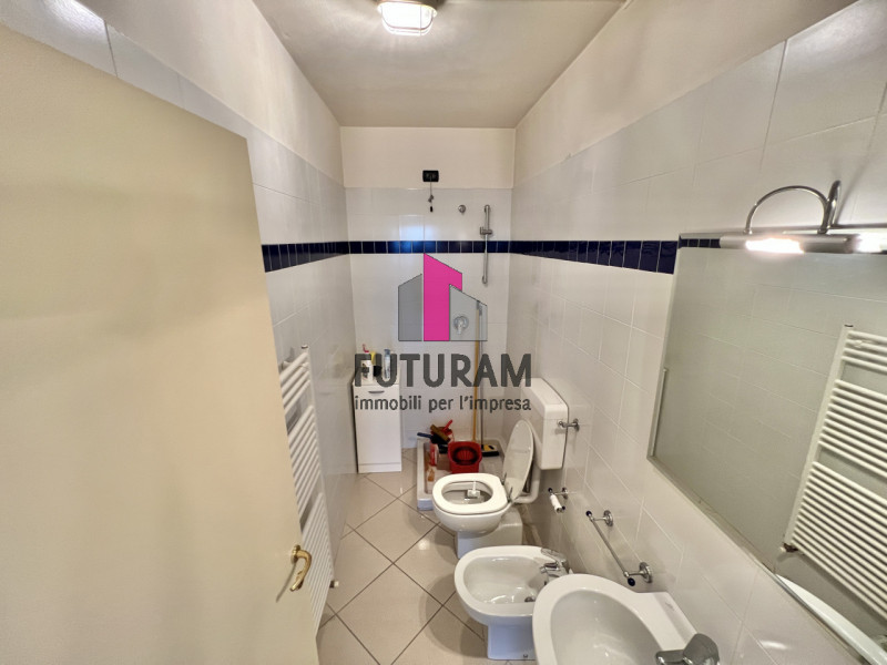 Immagine 19 di Ufficio in vendita  in VIA FOSCA 22 a Dueville