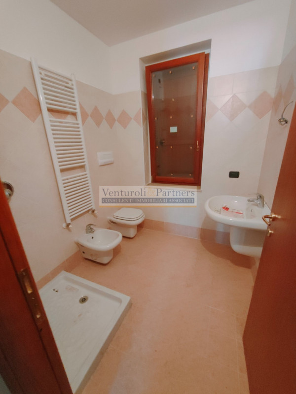 Immagine 6 di Casa bifamiliare in vendita  in via Longhi a Castiglione Delle Stiviere