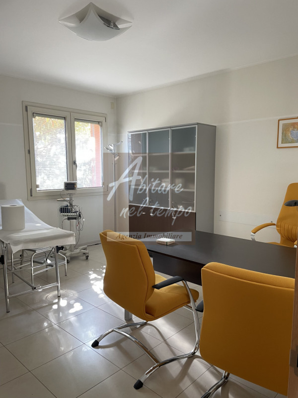Immagine 10 di Ufficio in vendita  in Viale della Stazione a Cittadella