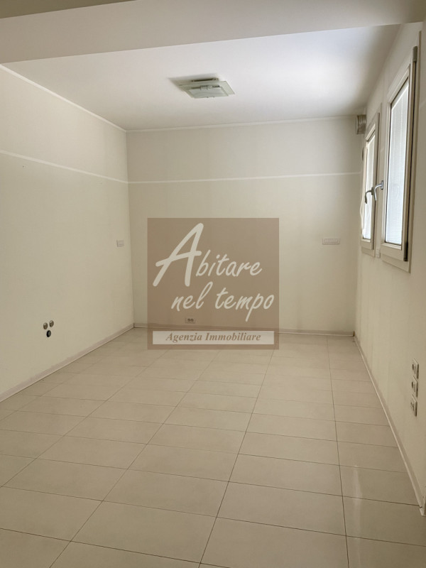 Immagine 16 di Ufficio in vendita  in Viale della Stazione a Cittadella