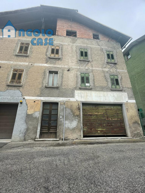 Immagine 18 di Casa bifamiliare in vendita  in via padre marino a Lozzo Di Cadore