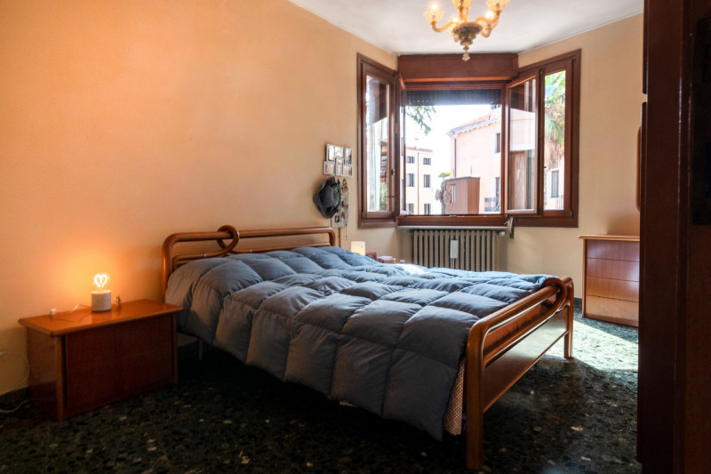 Immagine 9 di Appartamento in vendita  a Venezia