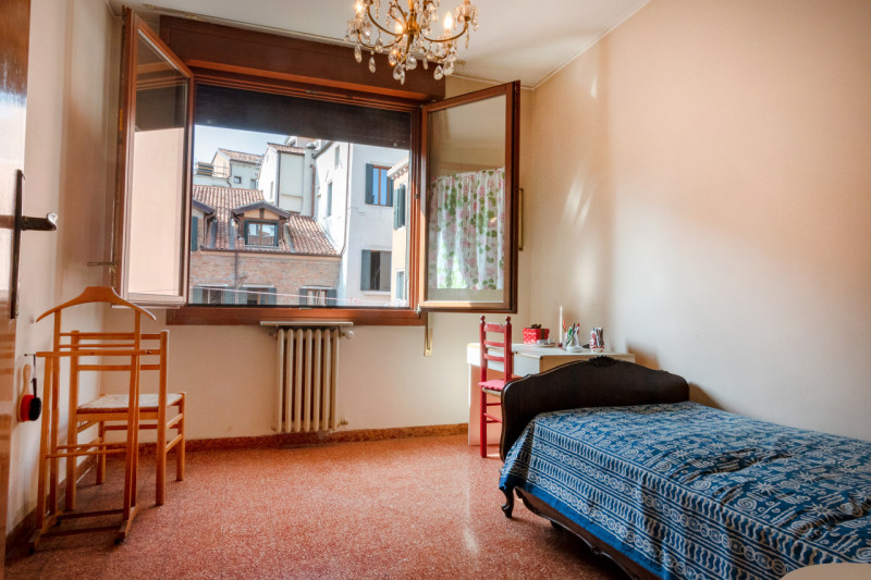Immagine 12 di Appartamento in vendita  a Venezia