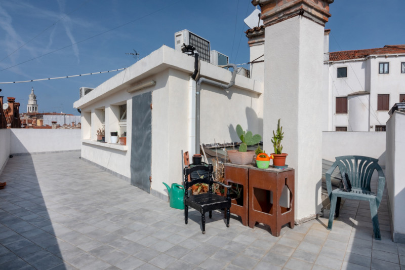 Immagine 17 di Appartamento in vendita  a Venezia