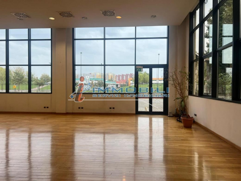 Immagine 17 di Negozio in affitto  in VIA CANTORE GEN. a Sesto San Giovanni